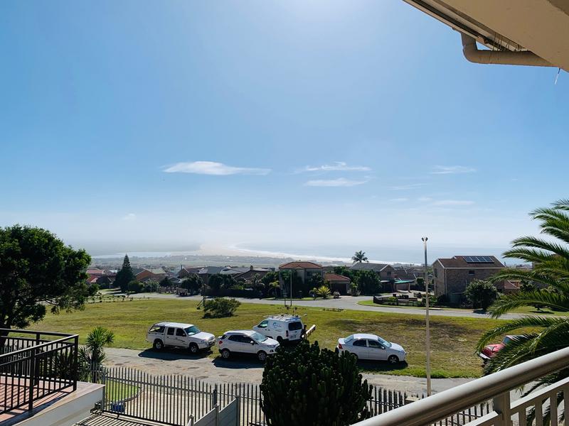 3 Bedroom Property for Sale in Wavecrest Eastern Cape